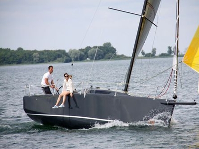 Day-sailer - N FUN 30 - N Fun Yachting - coastal racing / 1-cabin / 6-berth