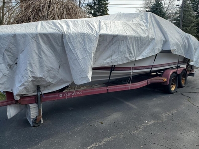 Four Winns Horizon 22' Boat Located In Sterling Heights, MI - Has Trailer