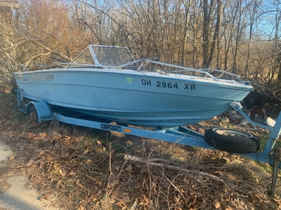 Galaxy 17' Boat Located In Stow, OH - Has Trailer