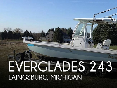 Everglades 243 (powerboat) for sale