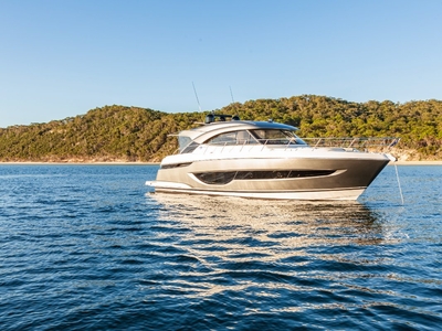 NEW Riviera 4600 Sport Yacht Platinum Edition