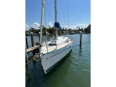 1995 Beneteau 321 Oceanis sailboat for sale in Florida