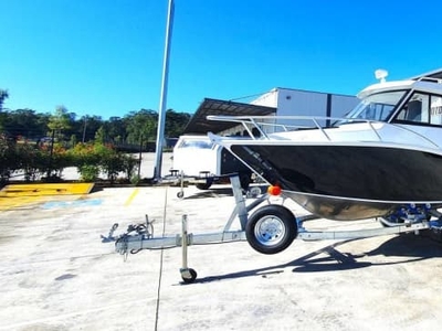6.25m Open Cabin Mono-Hull Boat & Trailer REDUCED TO CLEAR