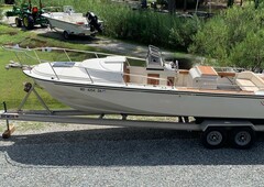 Boston Whaler Outrage Cuddy 25 - Outstanding Condition