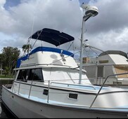 Used 34’ Mainship MK1 Trawler Style With Perkins Diesel In Good Condition