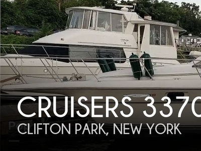 1989 Cruisers Yachts Esprit 3370 in Clifton Park, NY