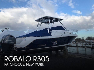 2016 Robalo R305 in Patchogue, NY