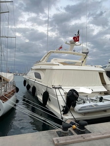 2000 Ferretti Yachts80