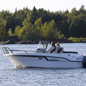 Outboard center console boat - S5 - Finnmaster Boats Oy - aluminum / 6-person max. / sundeck