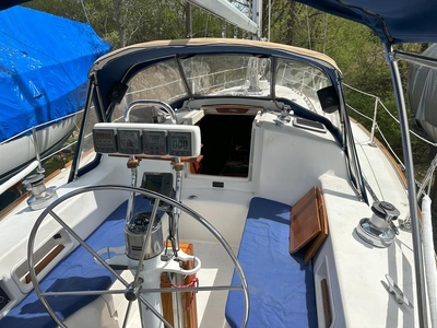 1985 Pearson 36-2 sailboat for sale in New York
