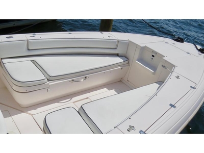 2008 Intrepid 323 CC Open powerboat for sale in Florida
