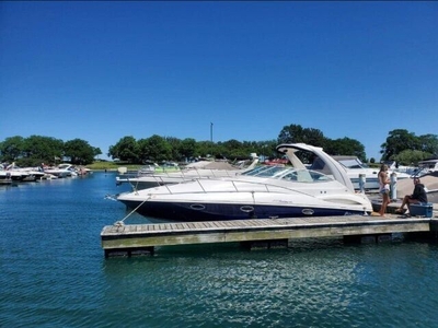 33' 2005 CRUISER YACHT 300 EXPRESS BOAT 6.2 V8s LOW HOURS NEW SEATS CHICAGO