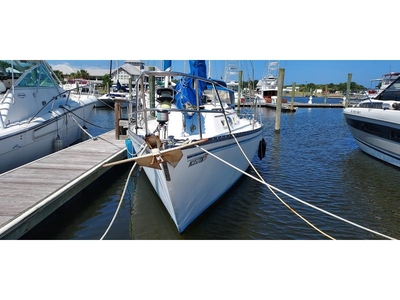 1982 Hunter 37 sailboat for sale in North Carolina