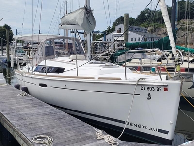 2012 Beneteau Oceanis 34 sailboat for sale in Connecticut