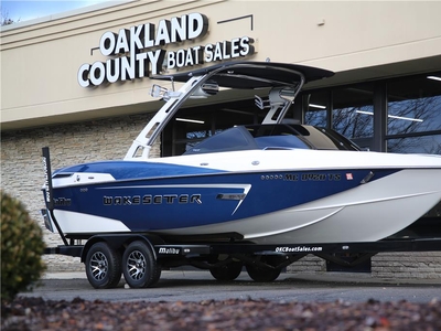 2014 Malibu 23 LSV Wakesetter - New Arrival!! Only 199 Hours!!