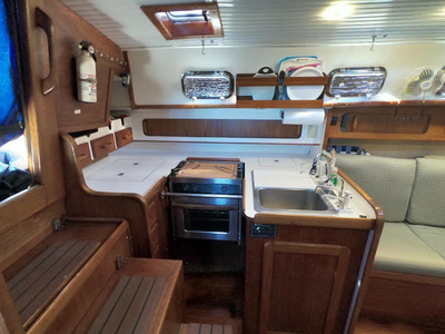 Caliber 33 sailboat for sale in Florida