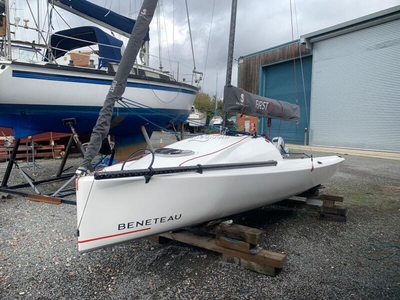 For Sale: 2022 Beneteau First 18 SE