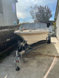 Reinell 17' Boat Located In Manteca, CA - Has Trailer