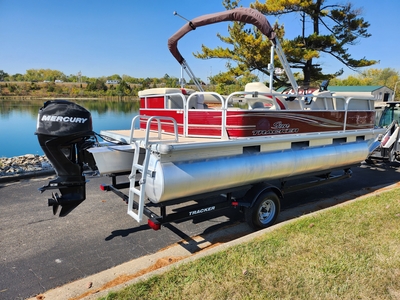 2012 Sun Tracker PARTY BARGE 20 DLX