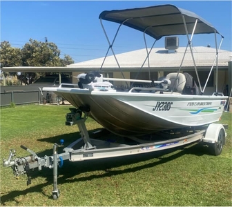 2017 Quintrex F420 Explorer Trophy with a 60hp Yamaha EFI 4 Stroke