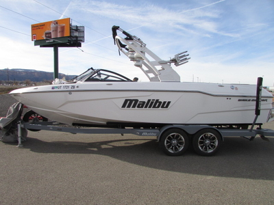 2019 Malibu Boats 25 LSV