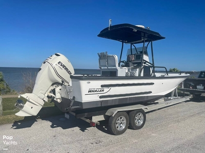 Boston Whaler 21 Outrage Justice Edition