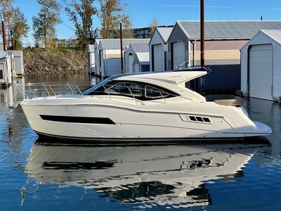 Carver Yachts C37 Coupe 2020