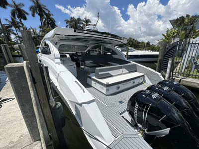 Cruisers Yachts 42 GLS Outboard 2021