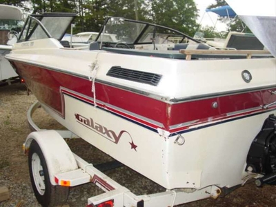 Galaxy Boats 189 Admiral Bowrider 30 Mercruiser 1988