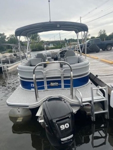 Lowe Boats SS230 2019