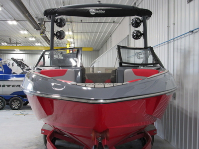 Malibu Boats 22 LSV 2021