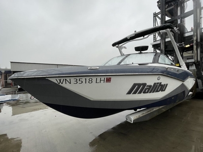 Malibu Boats 22 LSV 2023