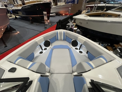 Malibu Boats 22 LSV 2024