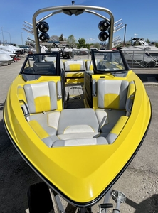 Malibu Boats 25 LSV 2019