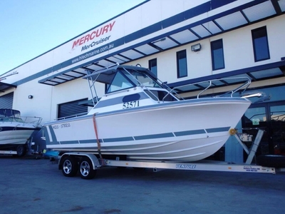 Penguin 23 Fishing boat Repowered with a 250hp V6 Mercruiser MPI Engine