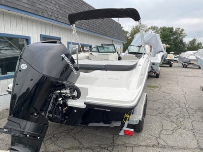 Sea Ray SPX 210 Outboard 2023