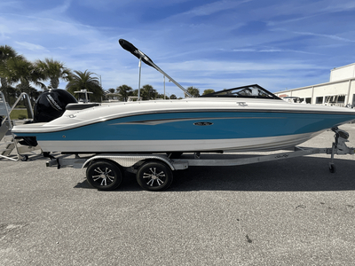 Sea Ray SPX 210 Outboard 2024