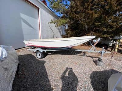 Vintage 13’ Boston Whaler Sport Runabout Powerboat