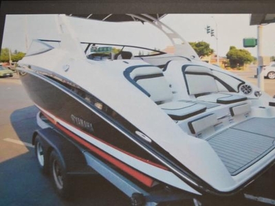 Yamaha Boats 242 SE