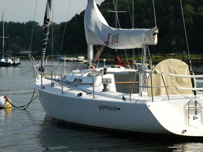 1998 J Boats 35