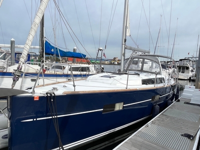 2017 Beneteau Oceanis 38 Lola | 37ft