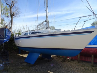 For Sale: 1984 Moody 27