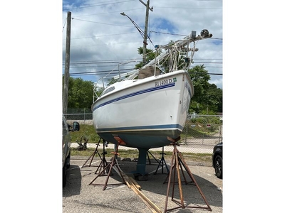 2001 Catalina 250 sailboat for sale in Rhode Island