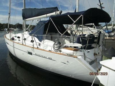 2004 Beneteau Oceanus 423 sailboat for sale in Florida