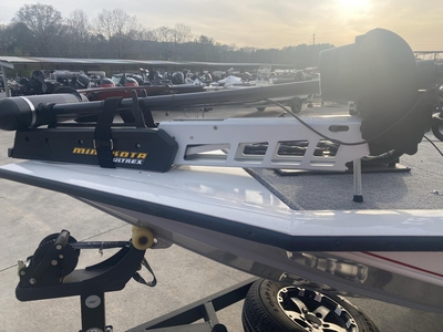 2019 Tracker Boats Pro Team 195 TXW Tournament Ed