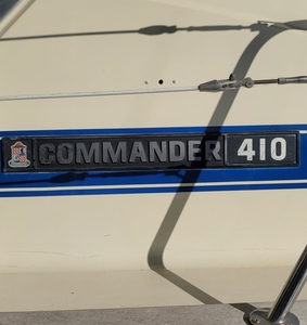 Chris Craft 410 Commander 1984