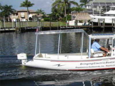 Outboard cabin cruiser - ElectroCruise - Ray Electric Outboard - solar powered / open / downeast