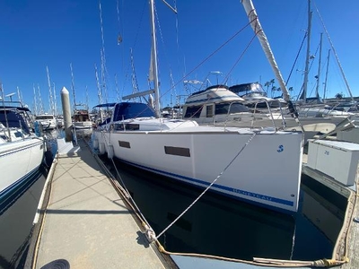 Beneteau Oceanis 38