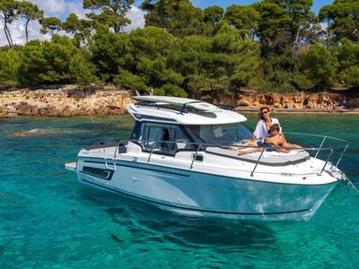 Outboard cabin cruiser - MERRY 795 SÉRIE2 - Jeanneau - Motorboats - hard-top / with enclosed cockpit / sport-fishing