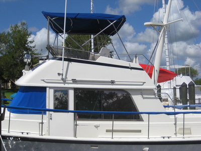 1976 HATTERAS 42 LRC powerboat for sale in Florida